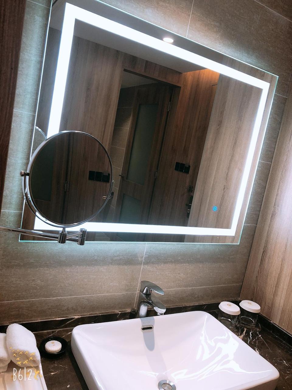 Jinjiang Metropolo Hotel Nanjing Jiangjun Dadao Hehai University Branch Экстерьер фото
